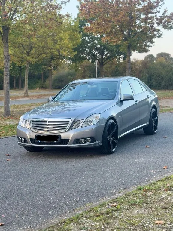 Mercedes-Benz E 220