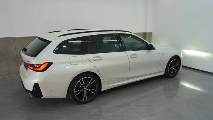 BMW 330