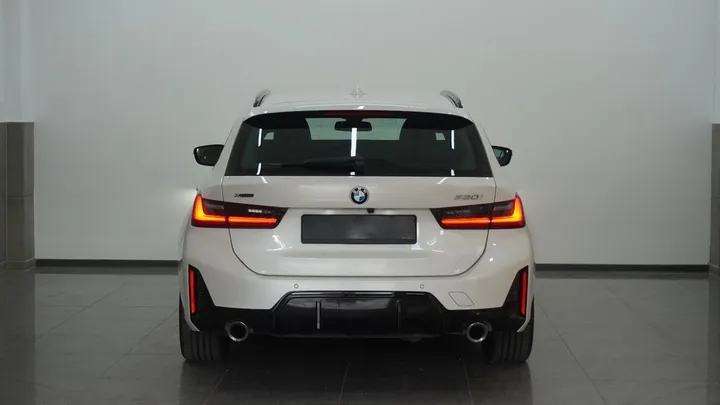 BMW 330