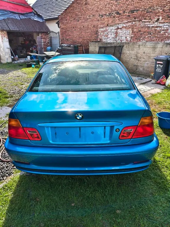 BMW 320