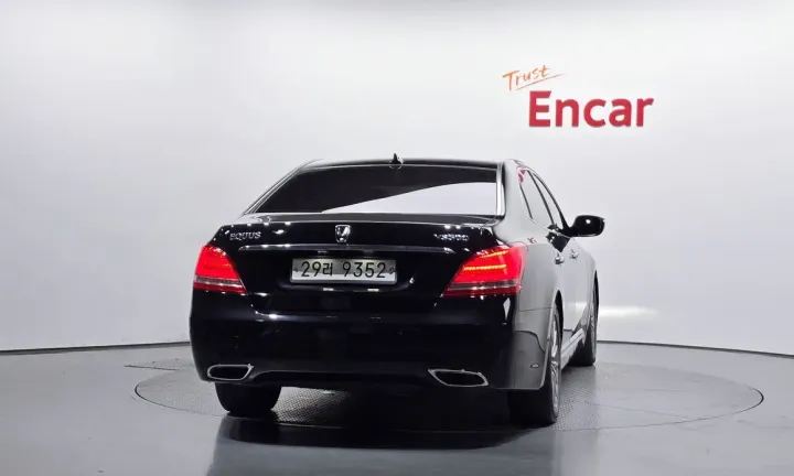 Hyundai Equus