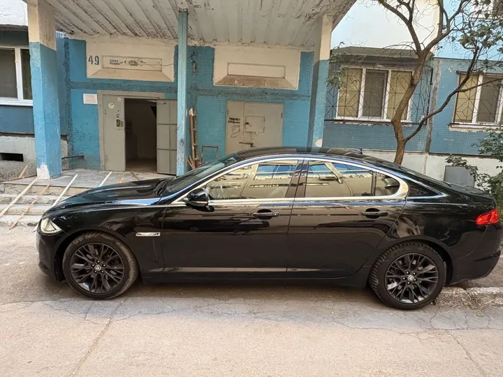 Jaguar XF