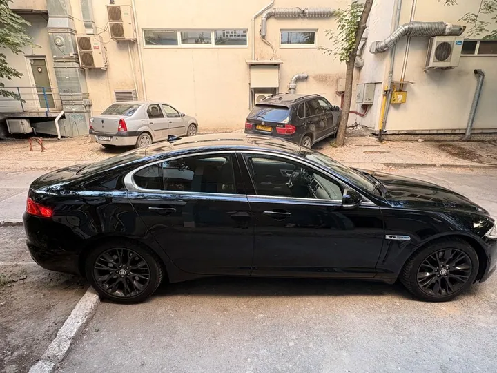 Jaguar XF