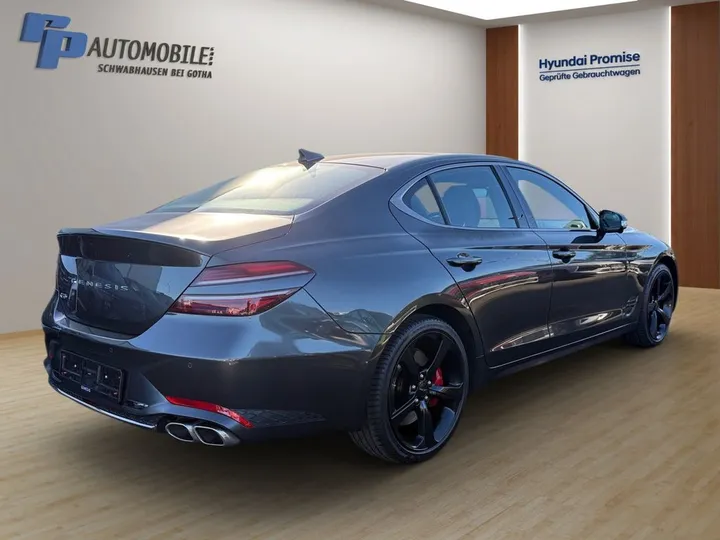 Genesis G70