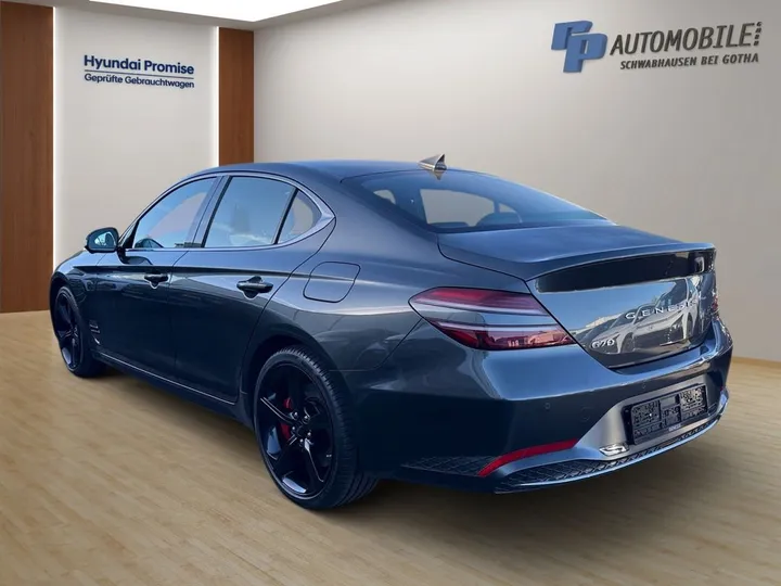 Genesis G70