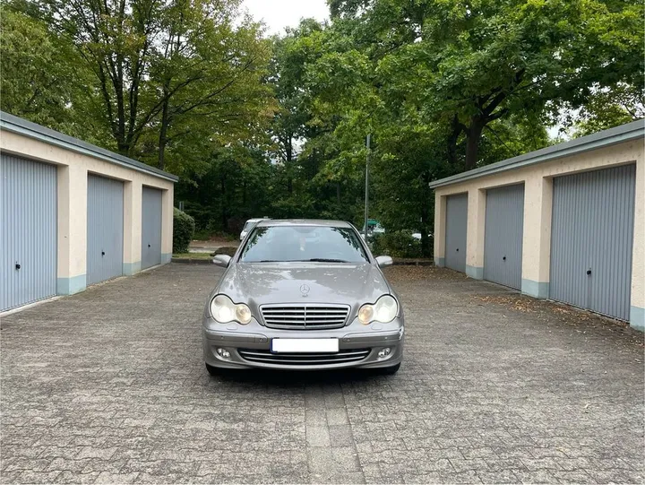 Mercedes-Benz C 220