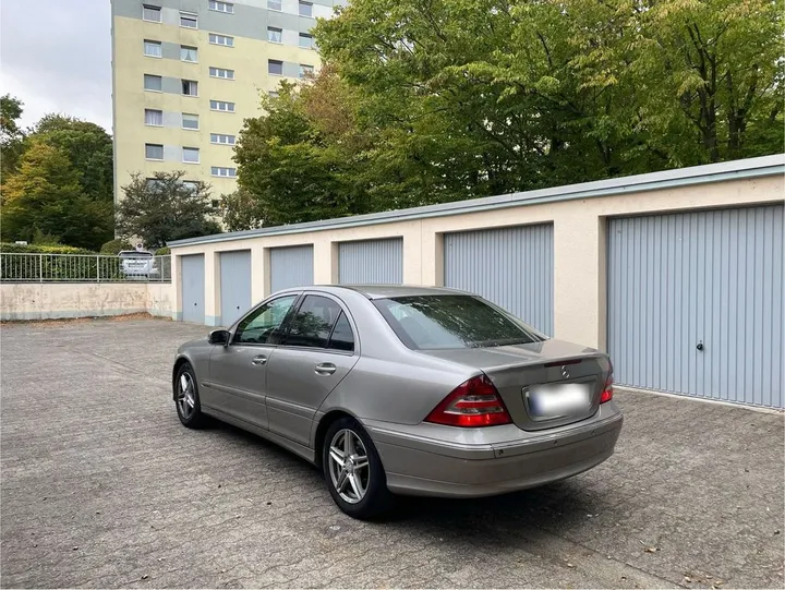 Mercedes-Benz C 220