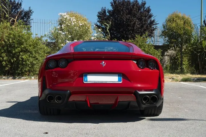 Ferrari 812