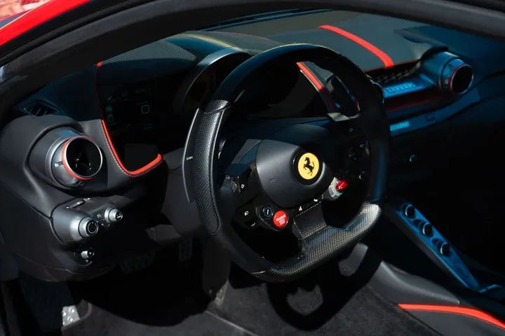 Ferrari 812