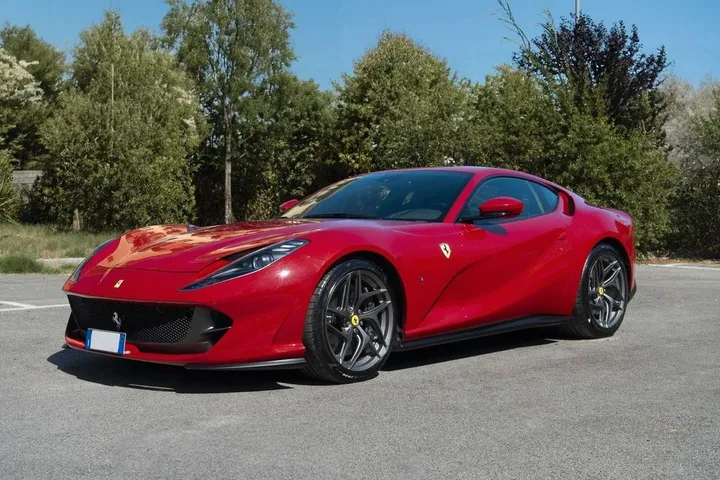 Ferrari 812