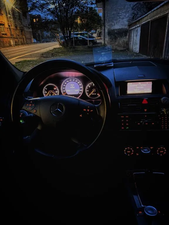 Mercedes-Benz C 200
