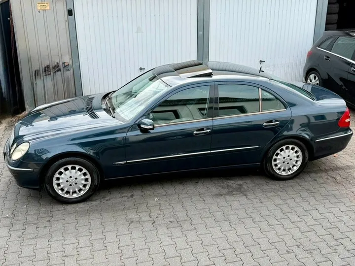 Mercedes-Benz E 220