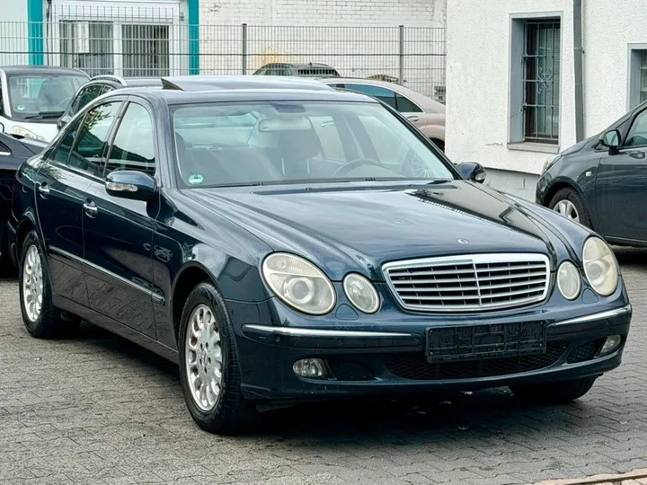 Mercedes-Benz E 220