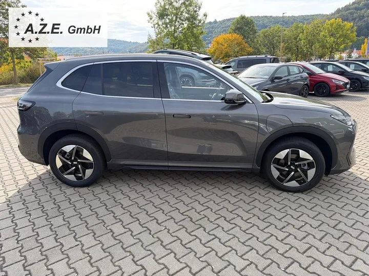 Geely E5