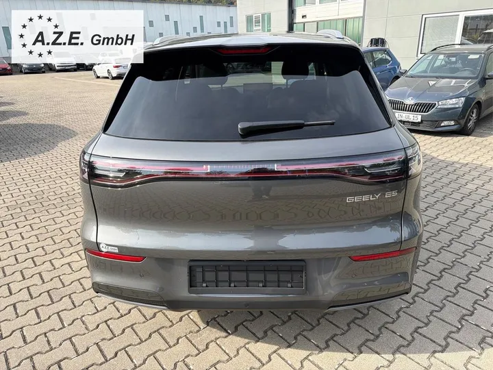 Geely E5