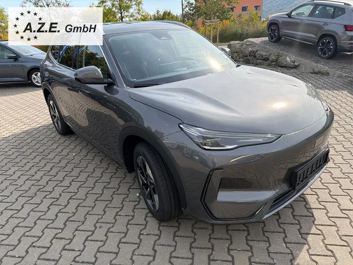 Geely E5