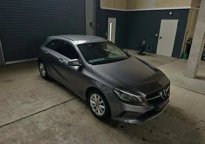 Mercedes-Benz A 180