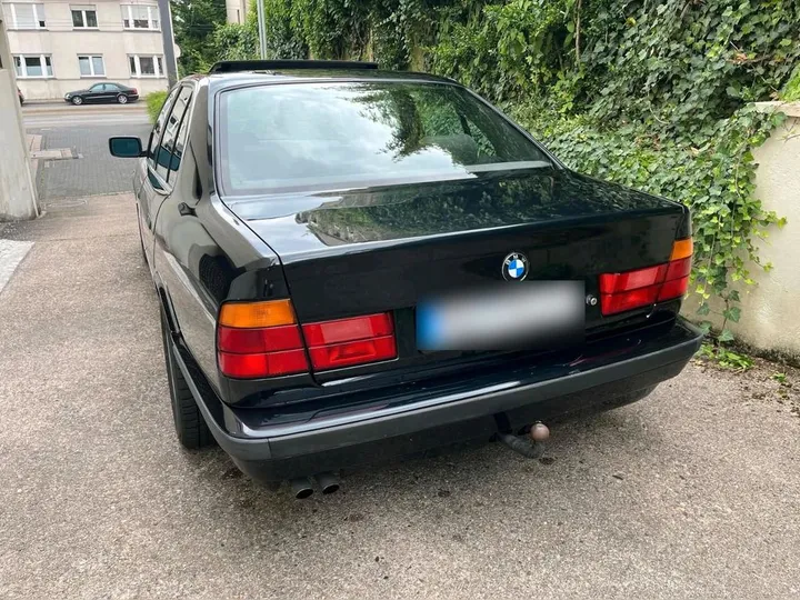 BMW 525