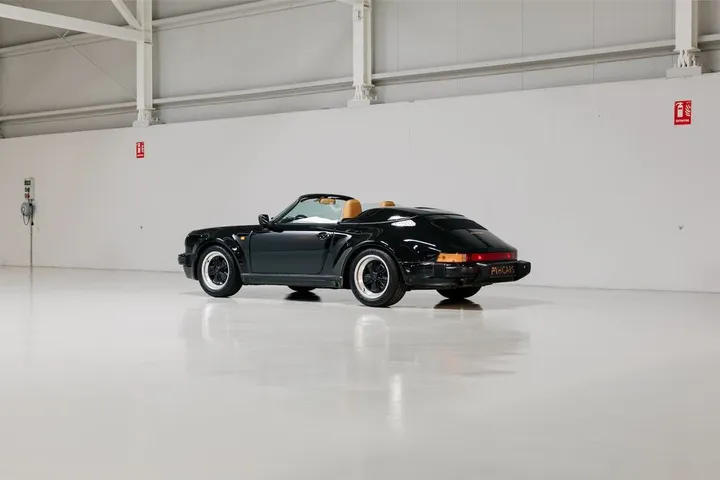 Porsche 930