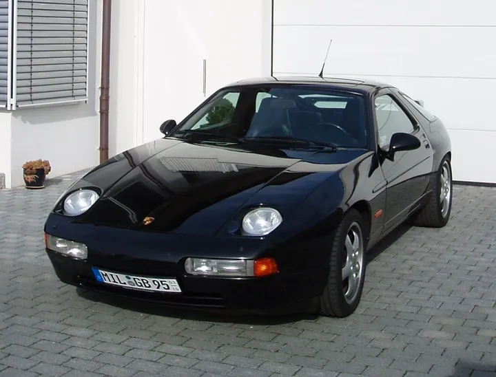 Porsche 928