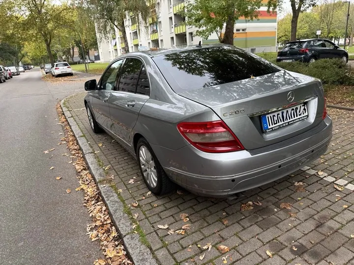 Mercedes-Benz 200