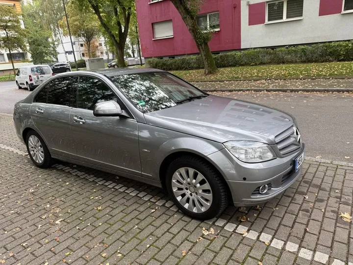 Mercedes-Benz 200