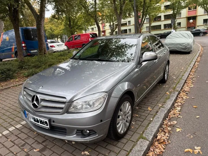 Mercedes-Benz 200