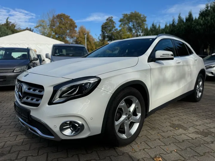 Mercedes-Benz GLA 180