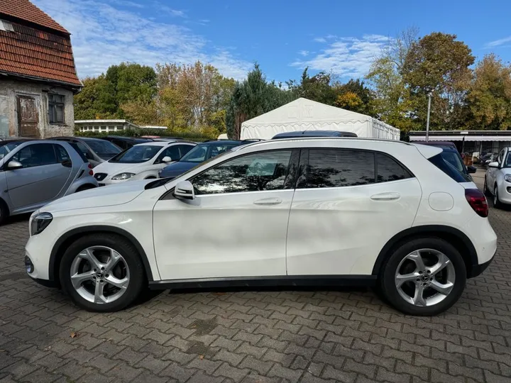 Mercedes-Benz GLA 180