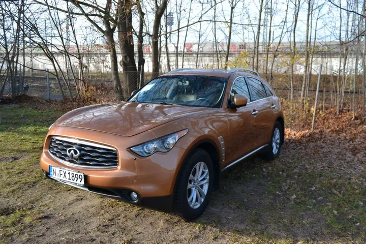 Infiniti QX70