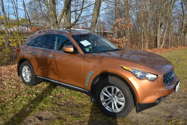 Infiniti QX70