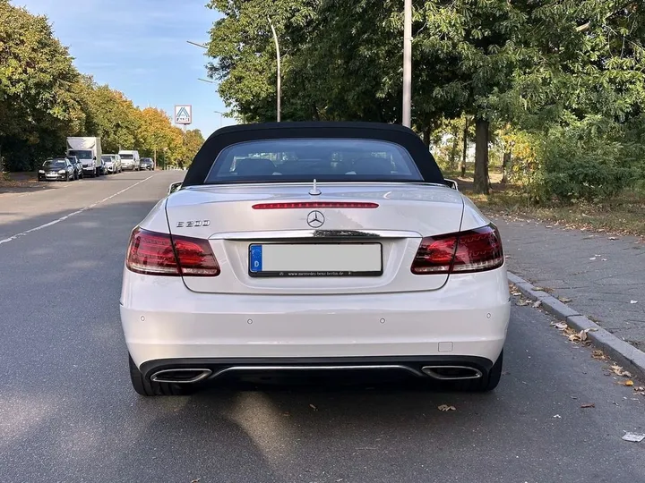 Mercedes-Benz E 200
