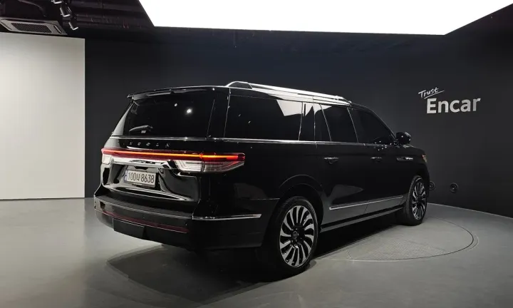 Lincoln Navigator