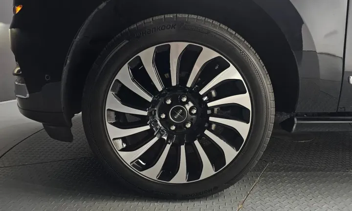 Lincoln Navigator
