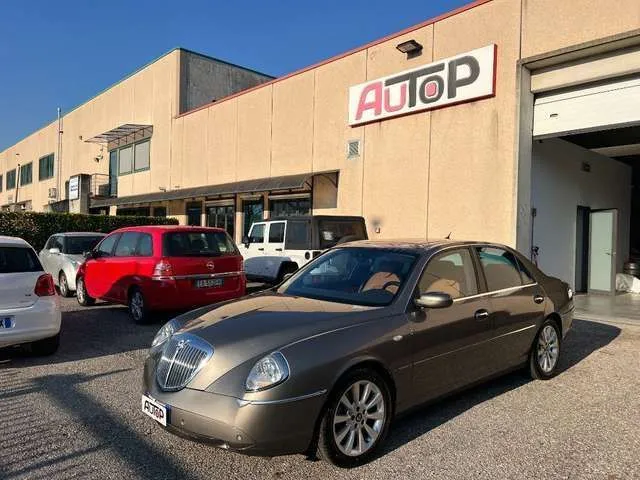 Lancia Thesis