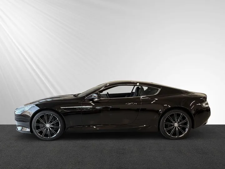 Aston Martin DB9