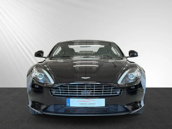 Aston Martin DB9
