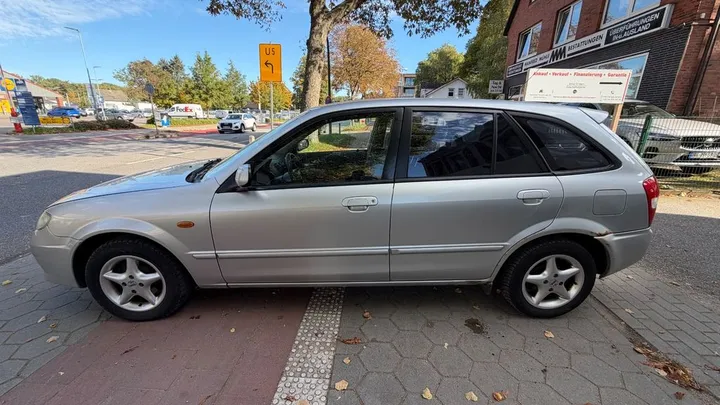 Mazda 323