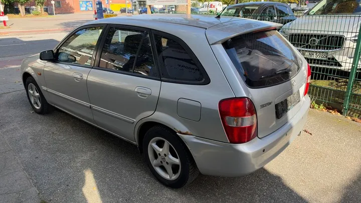 Mazda 323