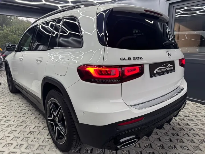 Mercedes-Benz GLB 200