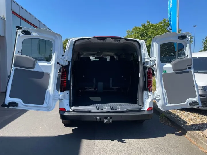 Volkswagen T7 Kombi