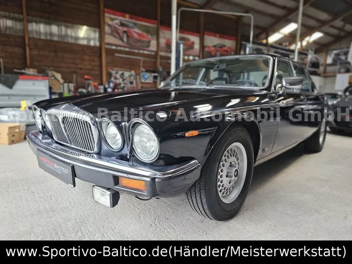 Jaguar XJ12