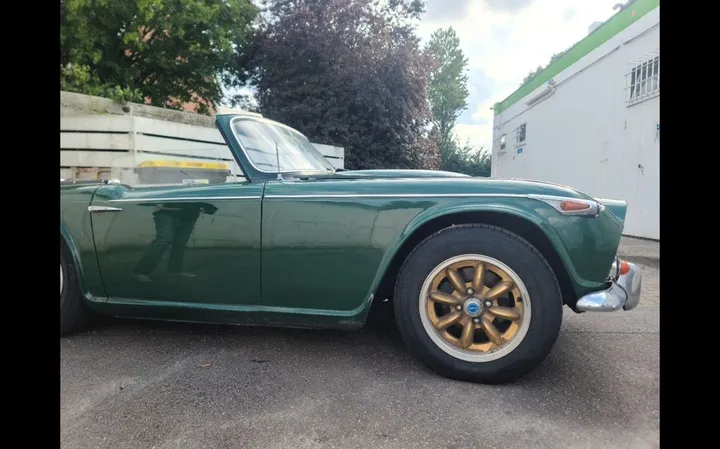 Triumph TR4