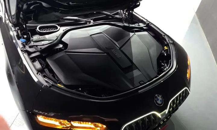 BMW i7
