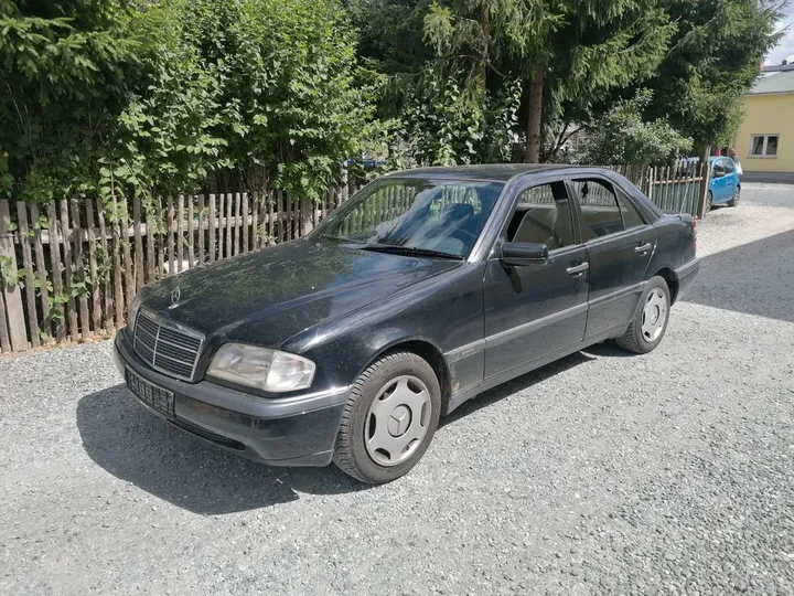 Mercedes-Benz C 180