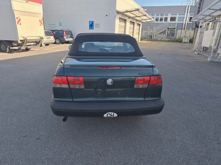 Saab 900