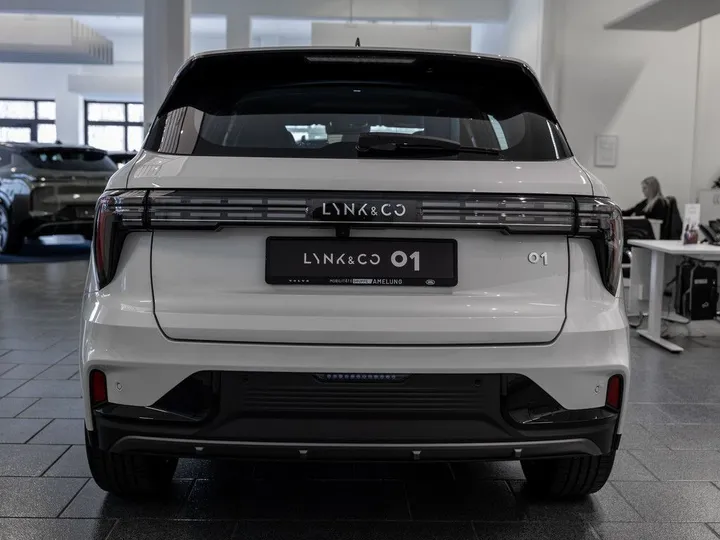 Lynk&Co 01