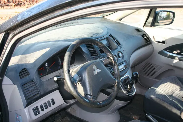Mitsubishi Grandis