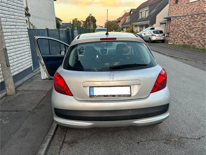 Peugeot 207