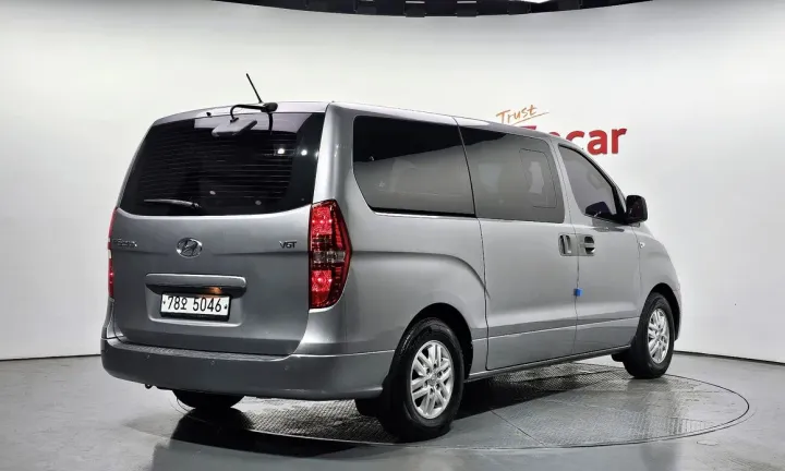 Hyundai Starex
